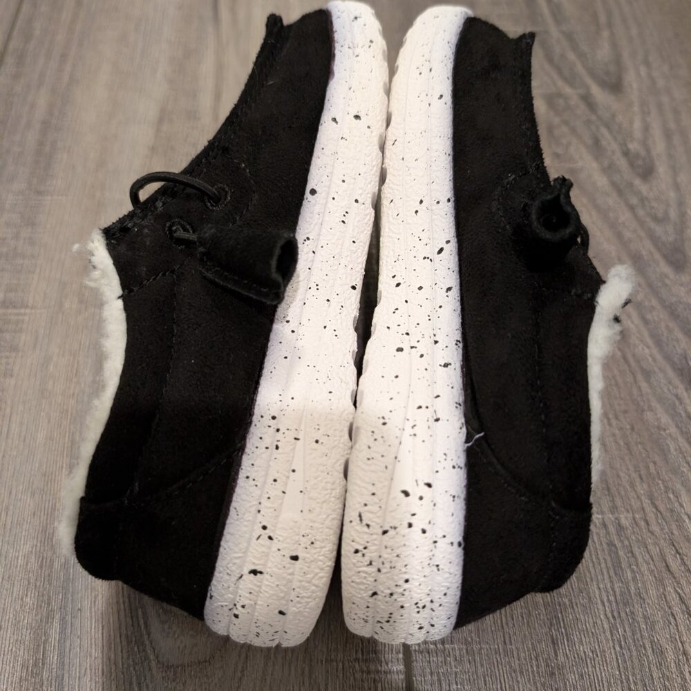 New Kids Lamo Slippers - Picture 3 of 6